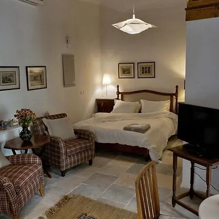 Ipio Suites * Vouni