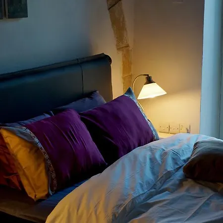 Ipio Suites Vouni