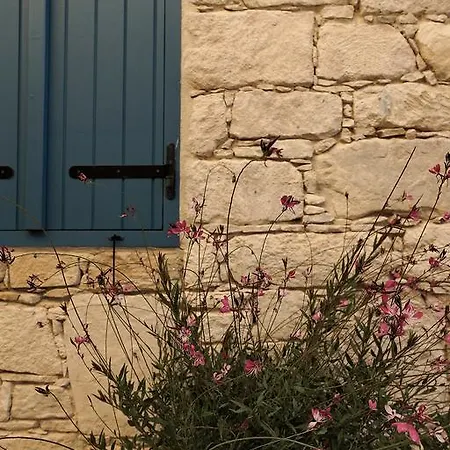 Ipio Suites Country house *