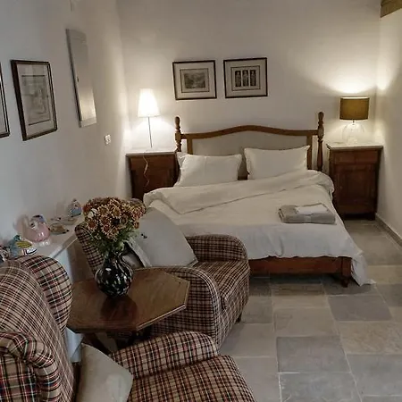 Ipio Suites *