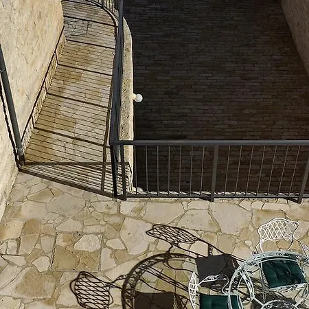 Ipio Suites Country house *