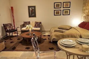 Ipio Suites Country house *