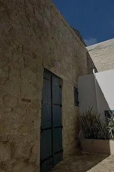 Ipio Suites * Vouni